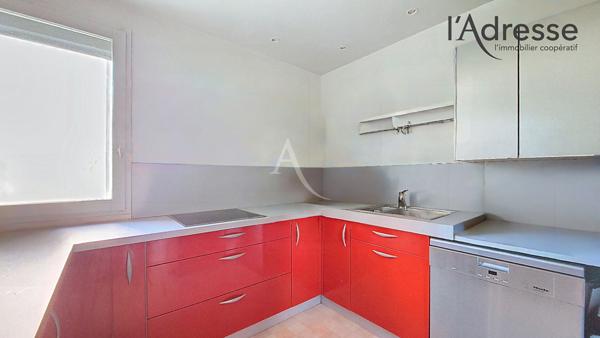 PUTEAUX/ Avenue du Général de Gaulle - Appartement 3 pièces de 67m² avec Cave et Parking