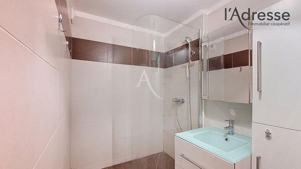 PUTEAUX/ Avenue du Général de Gaulle - Appartement 3 pièces de 67m² avec Cave et Parking