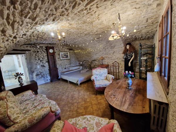 Charmante maison de village en pierre avec cour et jardin Saint-Christol-lès-Alès (30380)