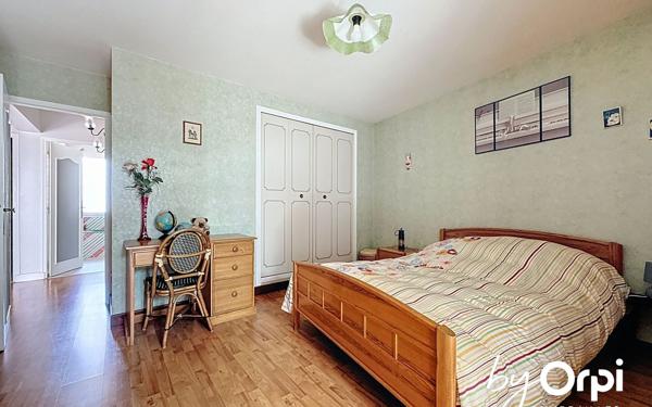 Maison à vendre    6 pièces • 152,40 m2 Saint-Éloy-les-Mines