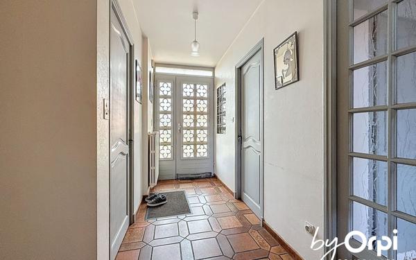 Maison à vendre    6 pièces • 152,40 m2 Saint-Éloy-les-Mines