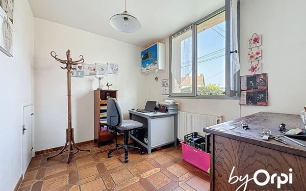 Maison à vendre    6 pièces • 152,40 m2 Saint-Éloy-les-Mines