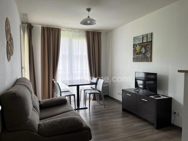 Proximité de Honfleur - Appartement T2 - 1er étage sans ascenseur - 31,60 m2 - 1 chambre - Terrasse - Parking