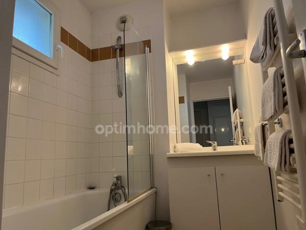 Proximité de Honfleur - Appartement T2 - 1er étage sans ascenseur - 31,60 m2 - 1 chambre - Terrasse - Parking