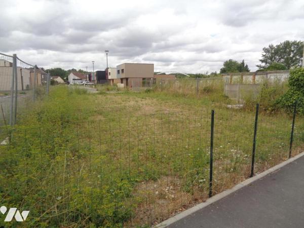 Terrain à bâtir de 288 m² avec une façade de 12 m 