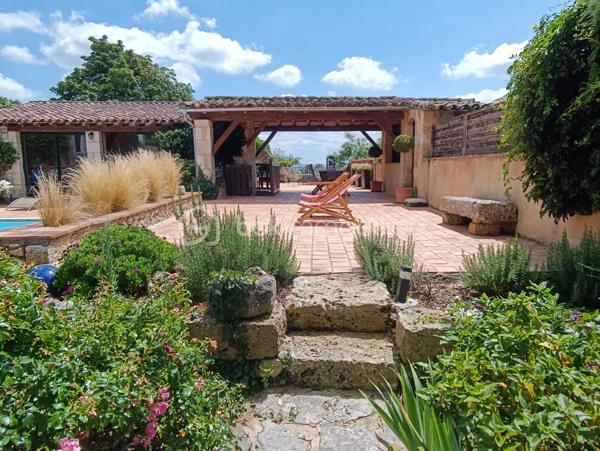 Maison de village de 278 m²