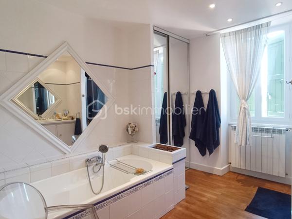 Maison de village de 278 m²