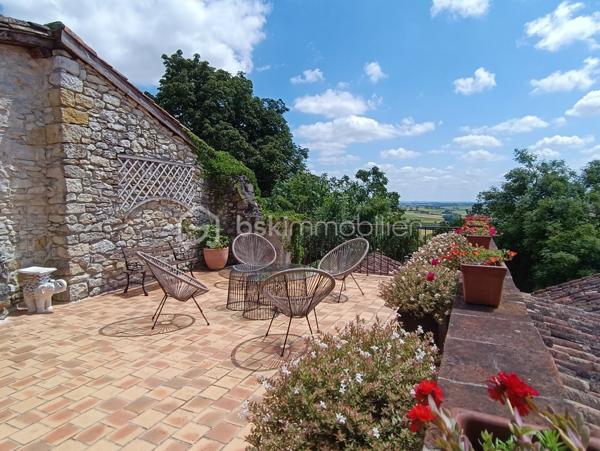 Maison de village de 278 m²