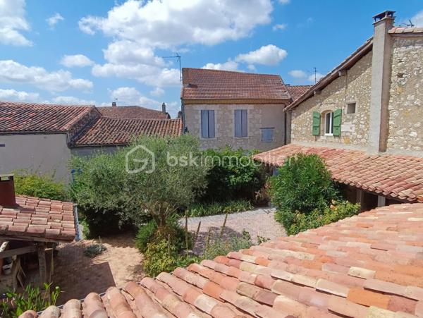 Maison de village de 278 m²
