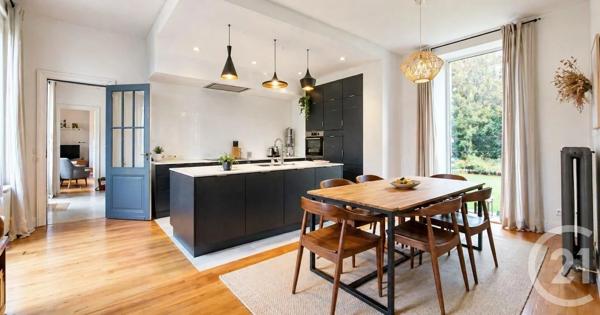 Maison à vendre  7 pièces - 265 m 2   SALLEBOEUF  - 33