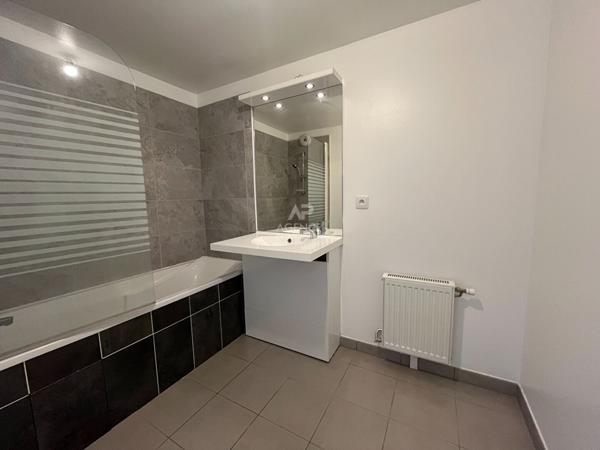 Appartement Saint Ouen L Aumone 3 pièce(s) 68 m2 €232 000 ** - Référence 11132