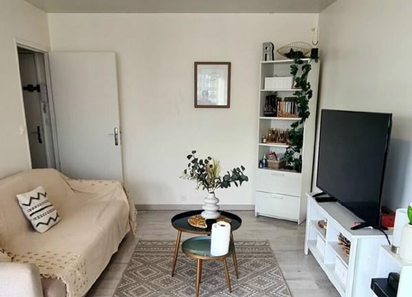 Appartement à vendre    1 pièce •  Orléans