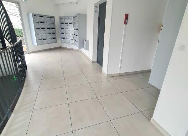 Appartement à vendre    1 pièce •  Orléans