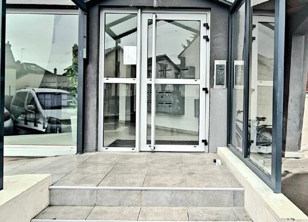 Appartement à vendre    1 pièce •  Orléans