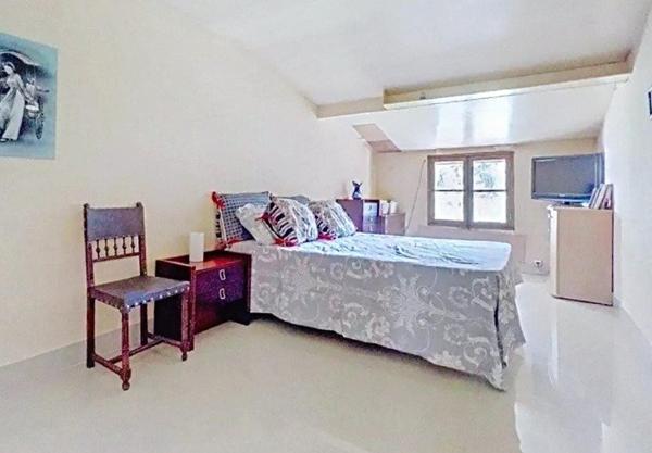 MAISON A RENOVER à COLOMBES