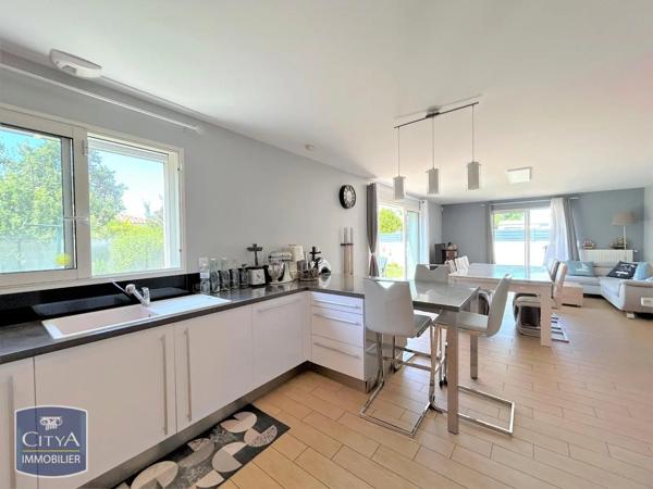 Maison à vendre 5 pièces 99m² Surgères (17700)