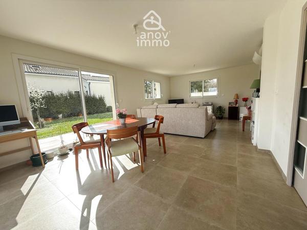 Maison
                                                                                                                                                                                                                                                                                                                        4 pièce(s)                                                                                                                                                                                                          3 chambre(s)                                                                                                                                                                                                          106  m²