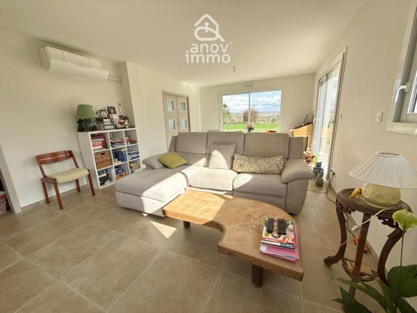 Maison
                                                                                                                                                                                                                                                                                                                        4 pièce(s)                                                                                                                                                                                                          3 chambre(s)                                                                                                                                                                                                          106  m²