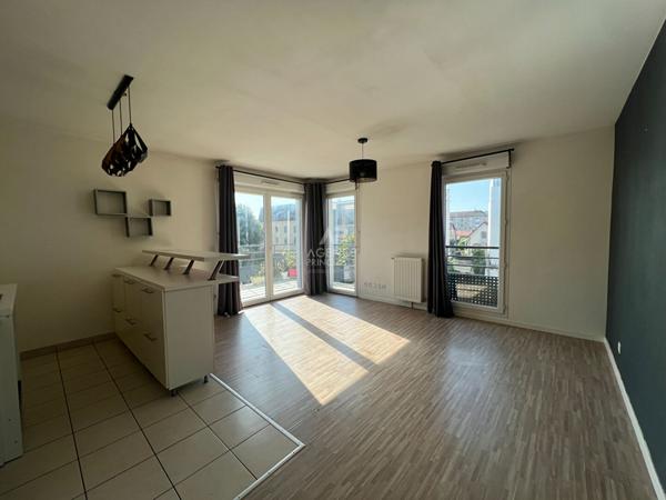 Appartement Saint Ouen L Aumone 3 pièce(s) 56.20 m2 €210 000 ** - Référence 11048