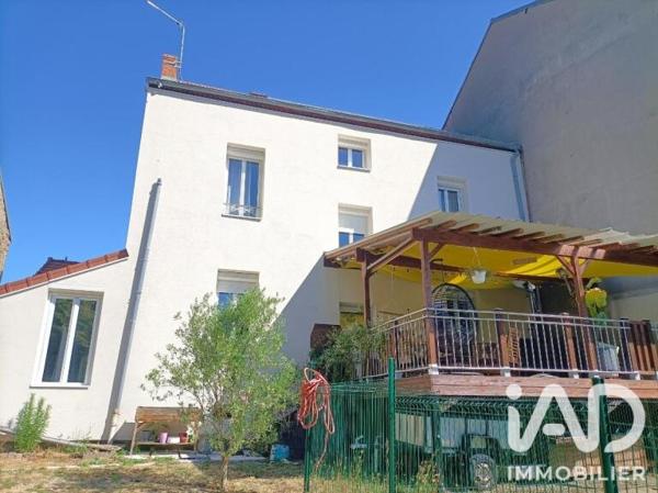 Maison à vendre 9 pièces 223,99 m² Saint-Yorre