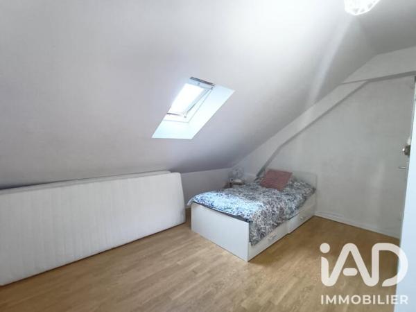 Maison à vendre 9 pièces 223,99 m² Saint-Yorre