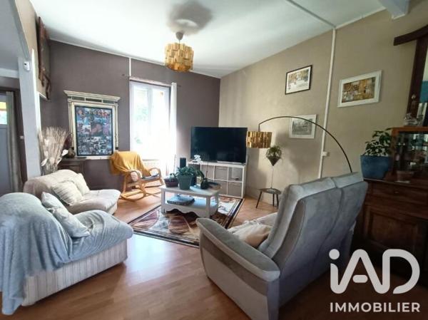 Maison à vendre 9 pièces 223,99 m² Saint-Yorre