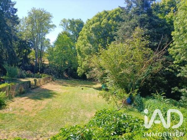 Maison à vendre 9 pièces 223,99 m² Saint-Yorre