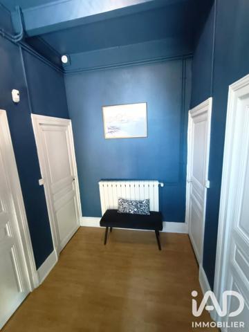 Maison à vendre 9 pièces 223,99 m² Saint-Yorre
