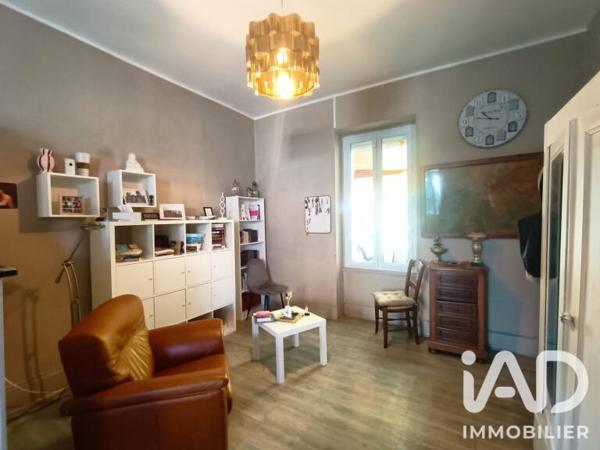 Maison à vendre 9 pièces 223,99 m² Saint-Yorre
