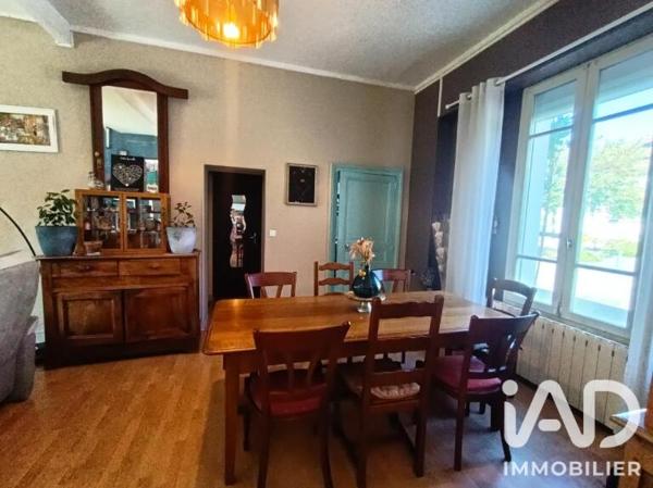 Maison à vendre 9 pièces 223,99 m² Saint-Yorre
