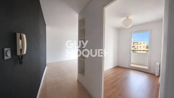 Appartement Villeurbanne  2 pièce(s) 52 m2 Dernier étage vu sur Cour