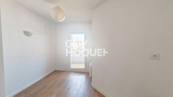 Appartement Villeurbanne  2 pièce(s) 52 m2 Dernier étage vu sur Cour