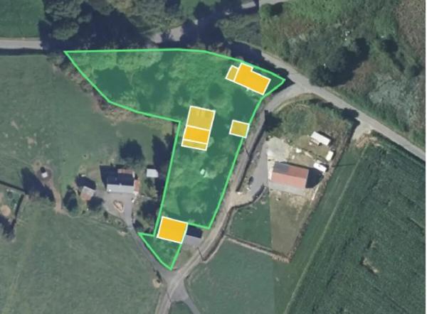 Ensembles de maisons + annexes + terrain