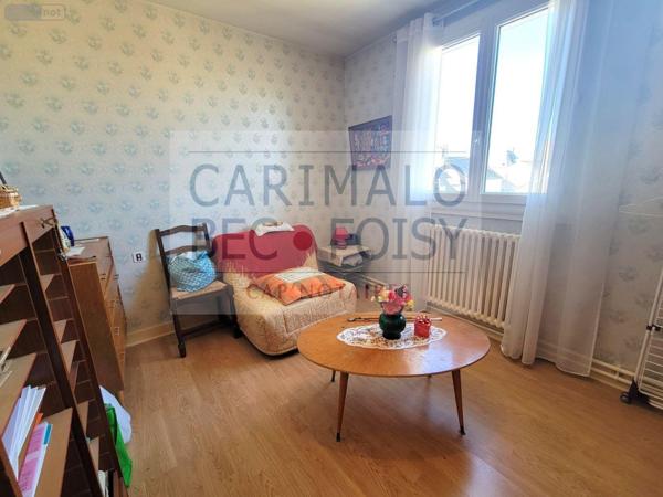 Appartement à vendre à Châteaudun dans l'Eure-et-Loir (28200), ref : RCS/879   
Centre ville