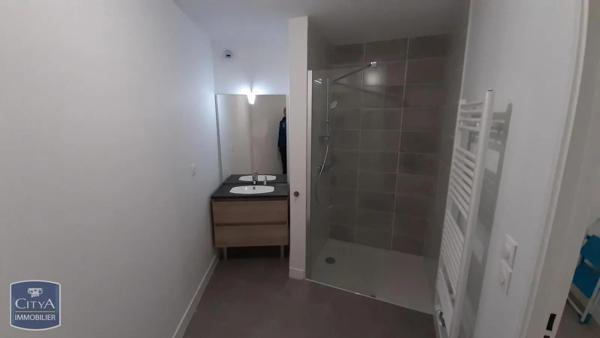 Appartement à louer 2 pièces 47.72m² La Verpillière (38290)
