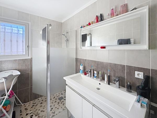 La Seyne-sur-Mer - Maison type 4 de 80.65 m² avec 298 m² de jardin + Terrasse + Stationnement privatif