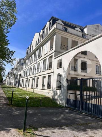 Location 4 Pieces 83 60200 Compiegne 43 0563 01 0010