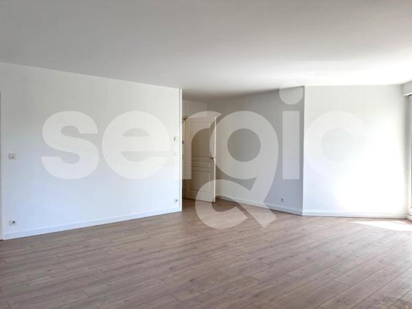 Location 4 Pieces 83 60200 Compiegne 43 0563 01 0010