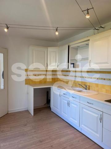 Location 4 Pieces 83 60200 Compiegne 43 0563 01 0010