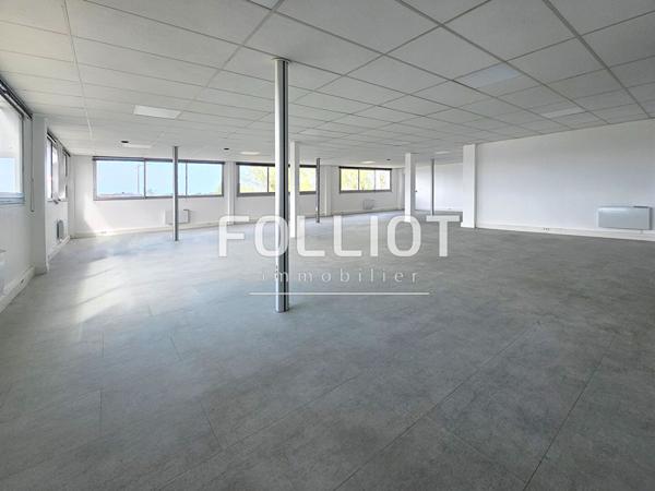 À VENDRE , PLUSIEURS BUREAU X à DOUVRES-LA-DÉLIVRANDE