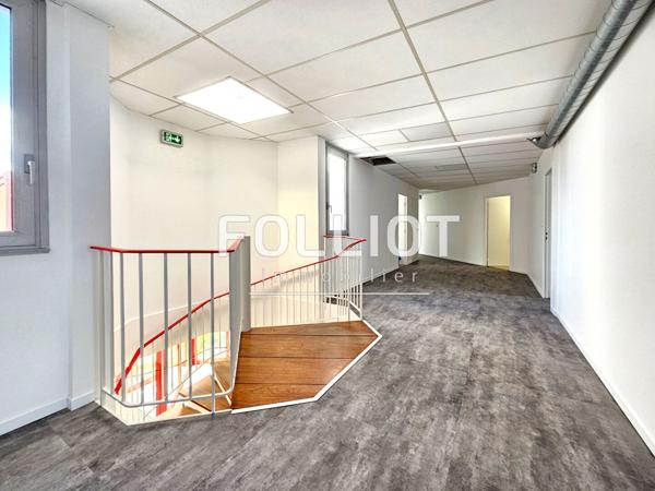 À VENDRE , PLUSIEURS BUREAU X à DOUVRES-LA-DÉLIVRANDE