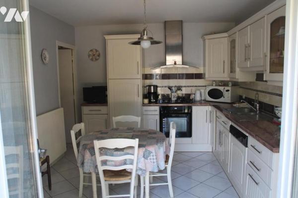 NIORT CENTRE, BELLE MAISON ANCIENNE DE 120M2 HABITABLE ABEC MAGNIFIQUE TERRAIN CLOS