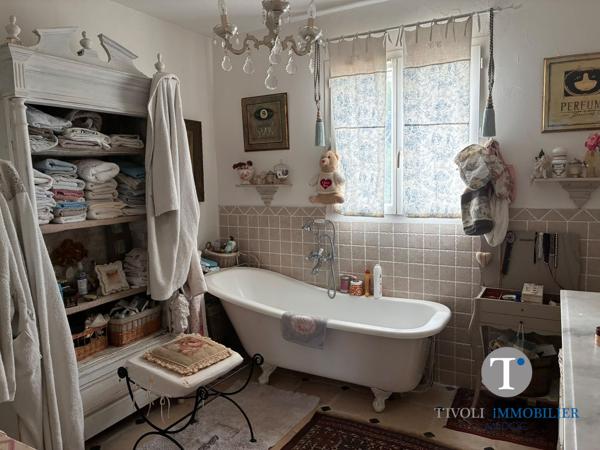 BERGERAC charmante propriété avec piscine, étang et terrain 2HA