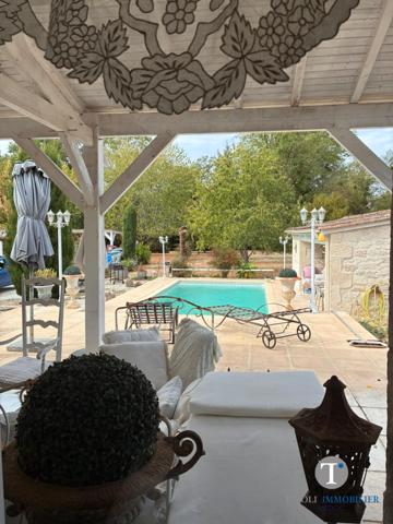 BERGERAC charmante propriété avec piscine, étang et terrain 2HA