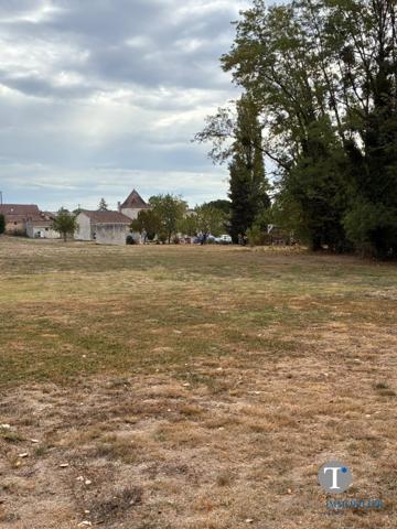 BERGERAC charmante propriété avec piscine, étang et terrain 2HA