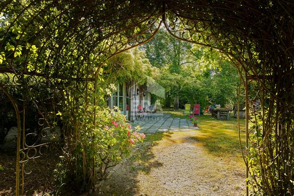 DOMAINE EXCEPTIONNEL AUX PORTES DE BESANÇON