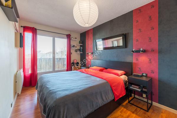 Appartement 4 pièces 79 m2, Villeurbanne, parking en sous-sol, traversant Est/ Ouest
