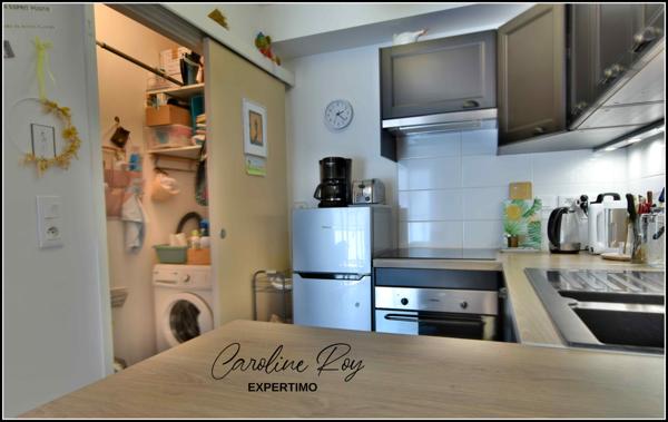 Basse-Goulaine (44115) EXCLUSIVITÉ Centre-bourg de Basse-Goulaine - Appartement T3 récent avec extérieurs et stationnements.