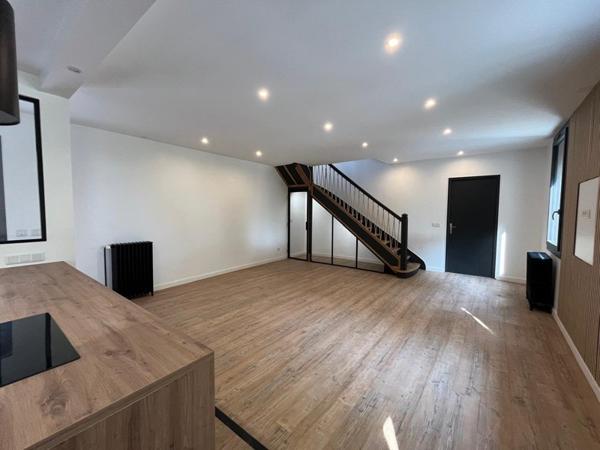 Maison à louer 900 € CC Valence 4 p 133 m² DPE C