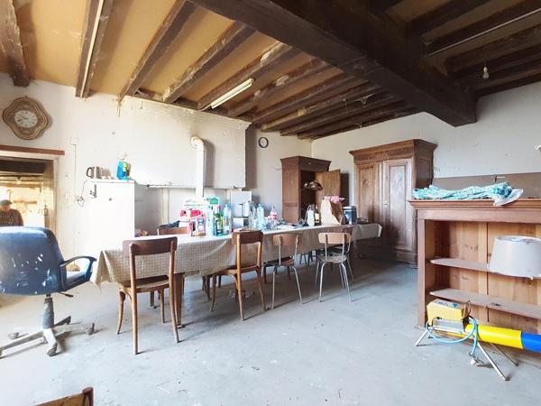 CORPS DE FERME A RENOVER ENTIEREMENT